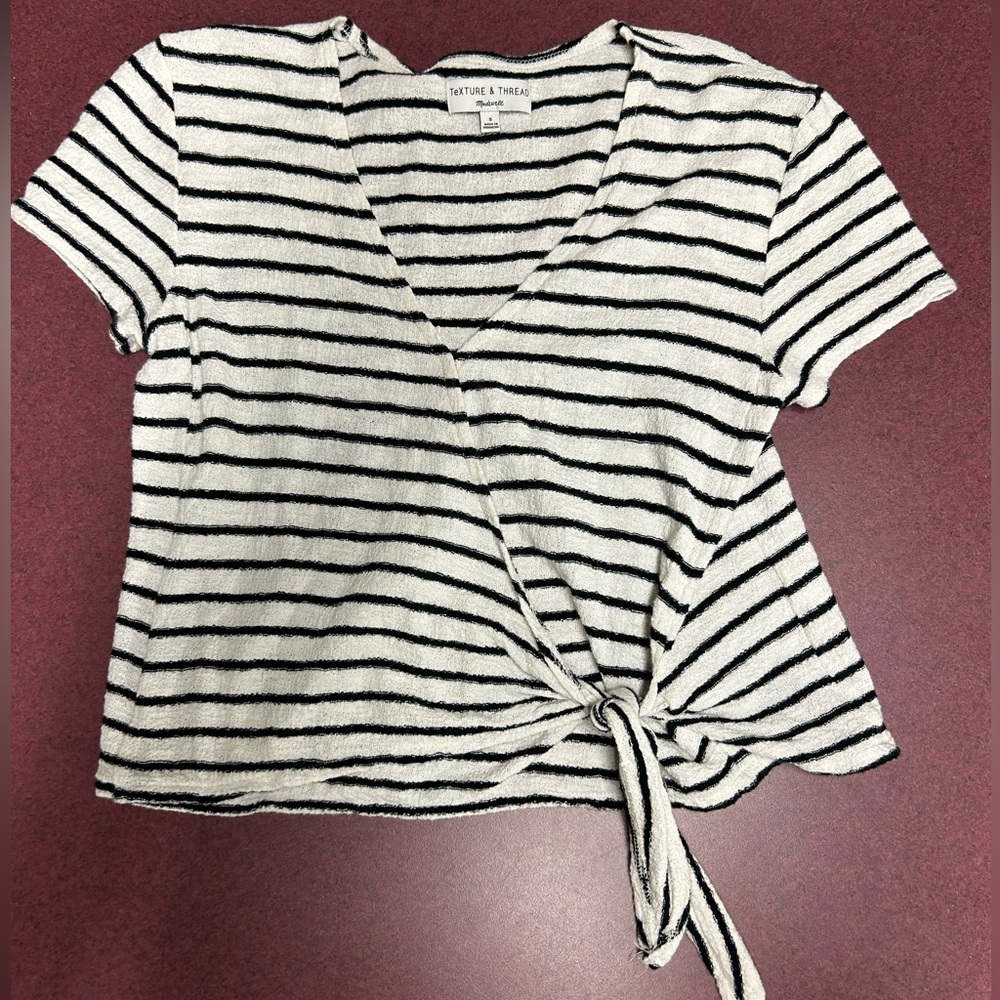 Madewell short sleeve blouse with tie front size small